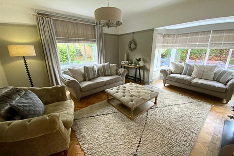 SITTING ROOM (FRONT)
