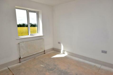 BEDROOM 1 (FRONT)
