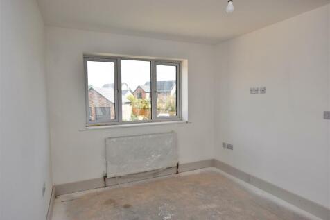 BEDROOM 2 (FRONT)