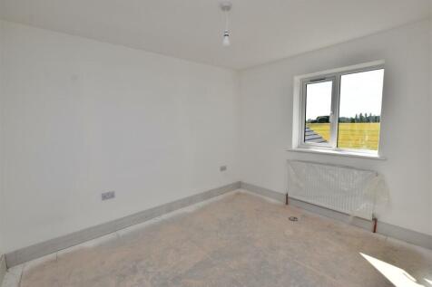 BEDROOM 3 (REAR)
