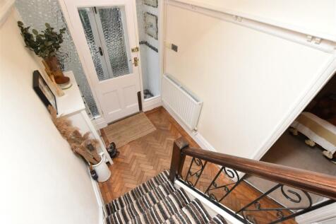 ENTRANCE PORCH