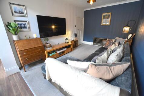 REAR SITTING ROOM