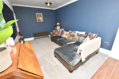 REAR SITTING ROOM