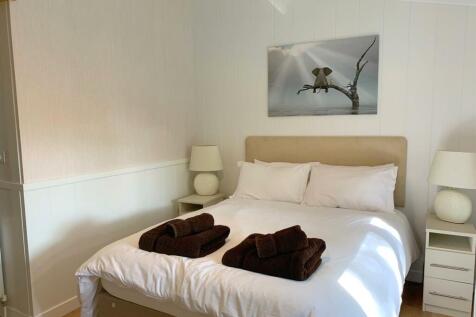 MASTER BEDROOM PHOTO