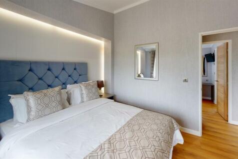 MASTER BEDROOM PHOTO