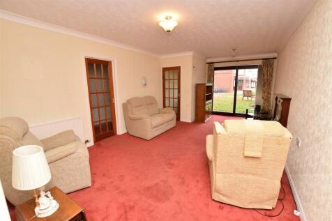 LOUNGE DINING ROOM