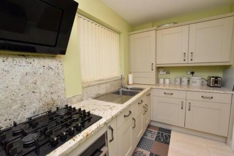 UTILITY ROOM/HOT KITCHEN