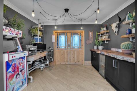 OFFICE/BAR