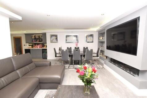 SITTING AREA PHOTO