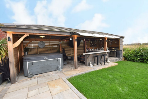 OUTSIDE ENTERTAINING AREA