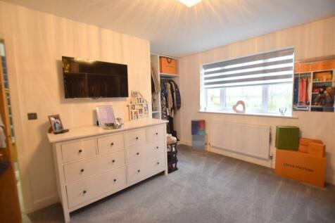 BEDROOM 4 (FRONT)