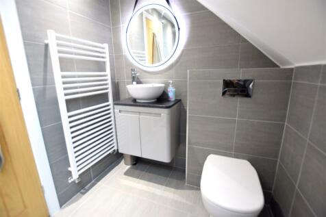 SHOWER ROOM/WC