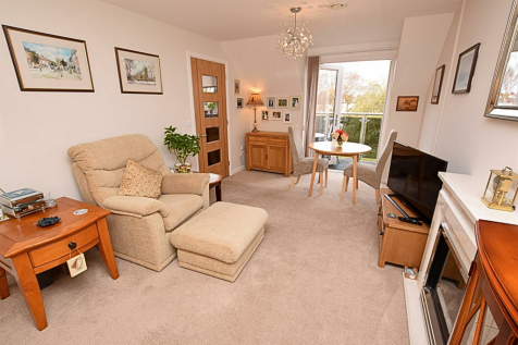 LOUNGE DINING ROOM