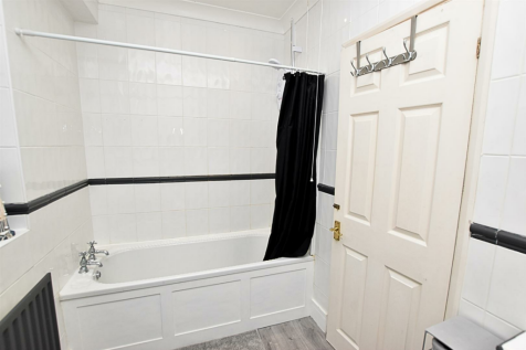 BATHROOM/WC