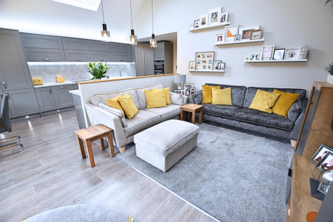 LIVING KITCHEN DINER DAY ROOM