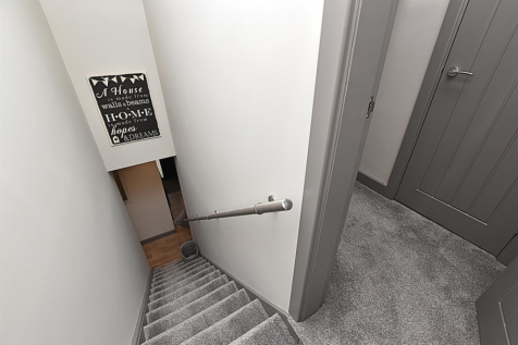 FIRST FLOOR LANDING