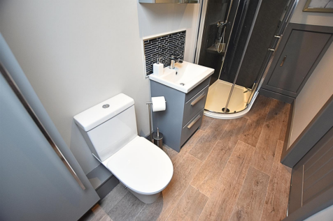 EN SUITE SHOWER ROOM