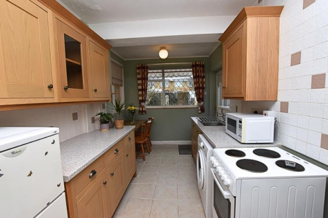KITCHEN/BREAKFAST ROOM