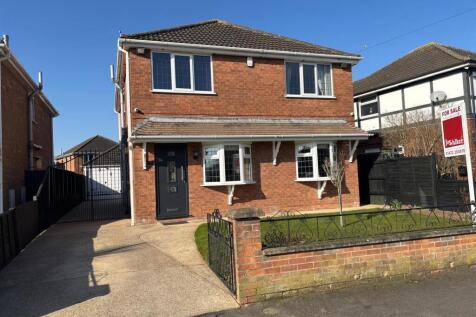 7 Cardiff Avenue Front Photo.jpeg