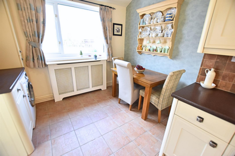 KITCHEN BREAKFAST ROOM