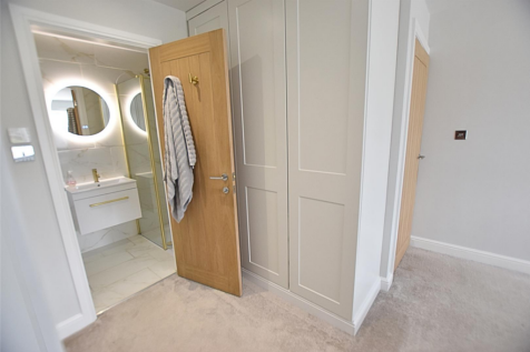 MASTER BEDROOM DRESSING