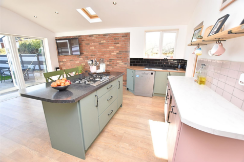LIVING KITCHEN DINER