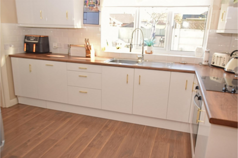 KITCHEN - ADDITIONAL PHOTOGRAPH