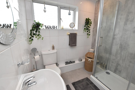 SHOWER ROOM/WC