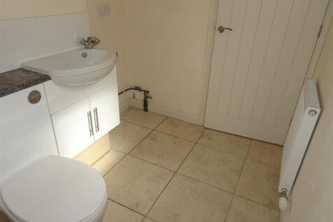 UTILITY CLOAKROOM