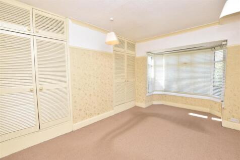 BEDROOM 1 (FRONT)