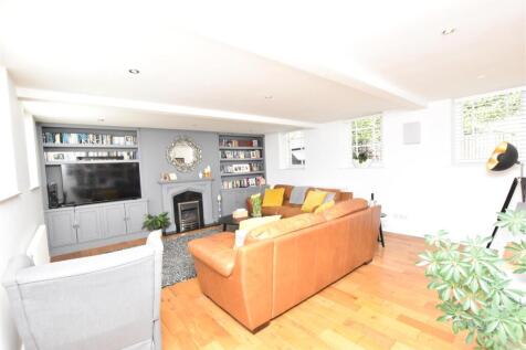 FORMAL LOUNGE