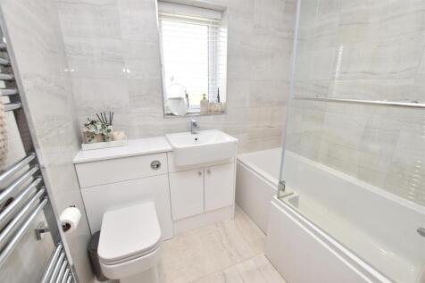 BATHROOM/WC