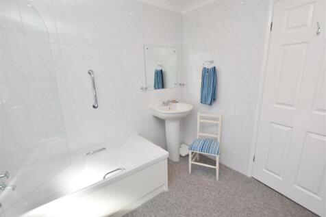 BATHROOM/WC