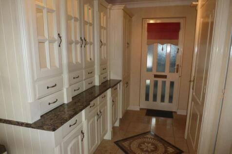 PRIVATE ENTRANCE HALL