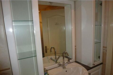 BATHROOM - Additional Picture