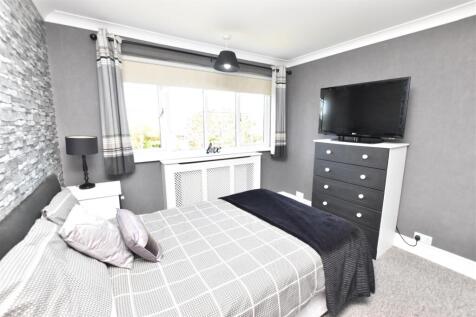BEDROOM 2 (FRONT)