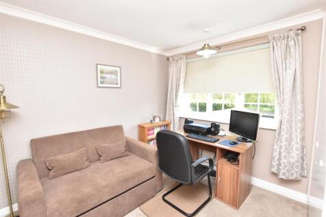BEDROOM 3 (REAR)