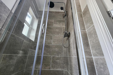 EN SUITE SHOWER