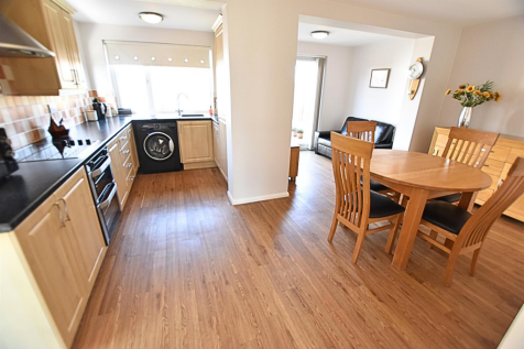 LIVING KITCHEN DINER