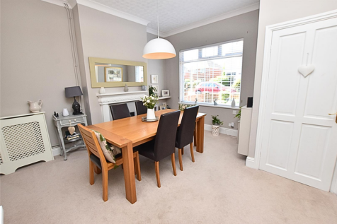 LOUNGE DINING ROOM