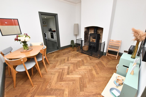 REAR SITTING/DINING ROOM