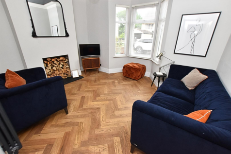 FRONT RECEPTION LOUNGE