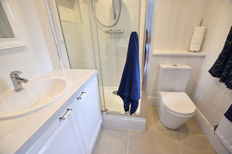EN SUITE SHOWER ROOM