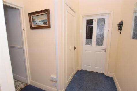 COMMUNAL ENTRANCE HALL