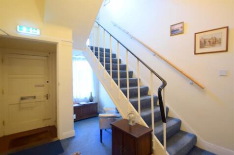 COMMUNAL ENTRANCE HALL