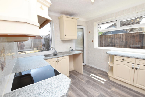 KITCHEN (REAR)