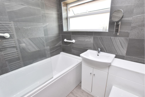 BATHROOM/WC