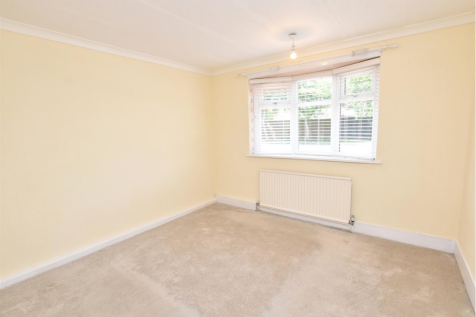 BEDROOM 1 (FRONT)