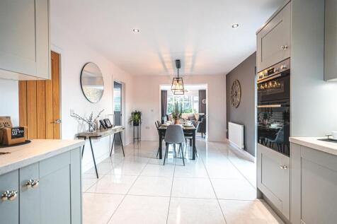 KITCHEN/ DINER