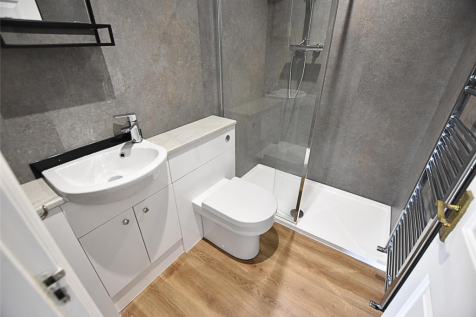 EN SUITE SHOWER ROOM